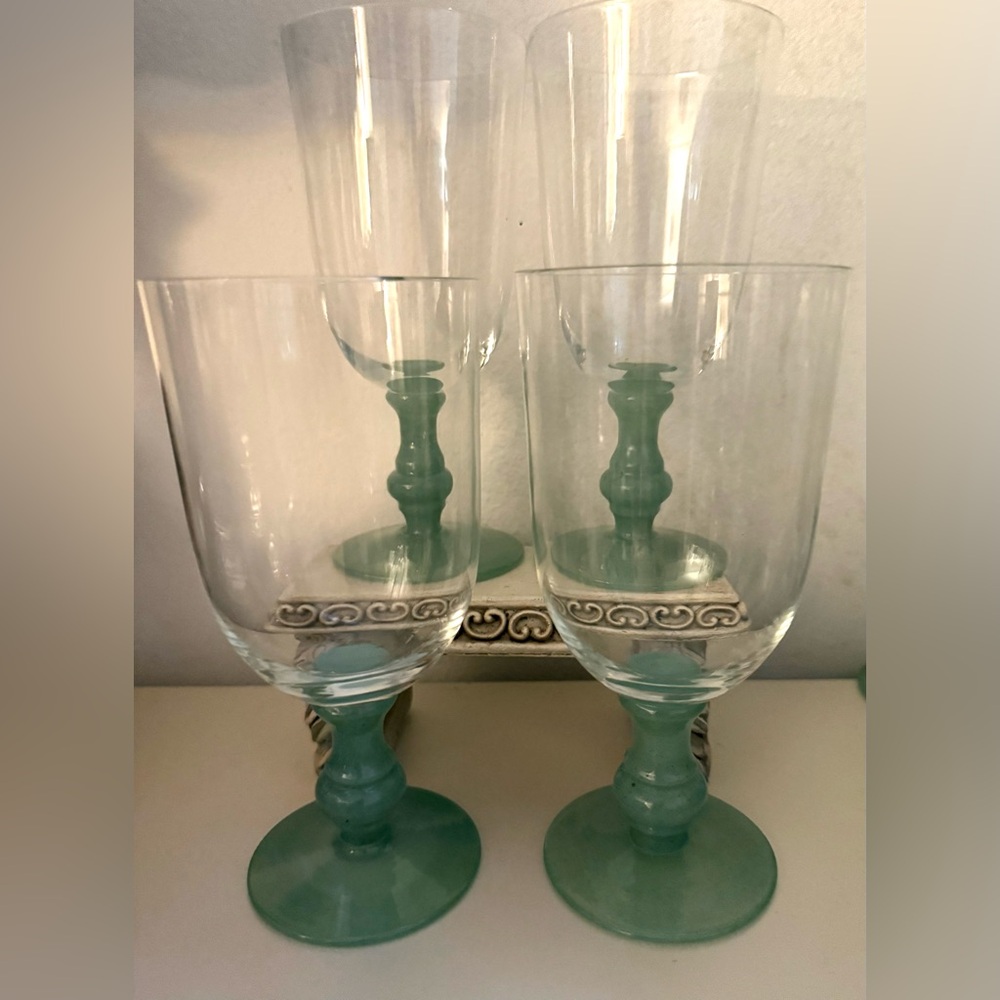 4 Villeroy and Boch Romania Isabelle Green Jade Claret Wine Glasses - Picture 5 of 15